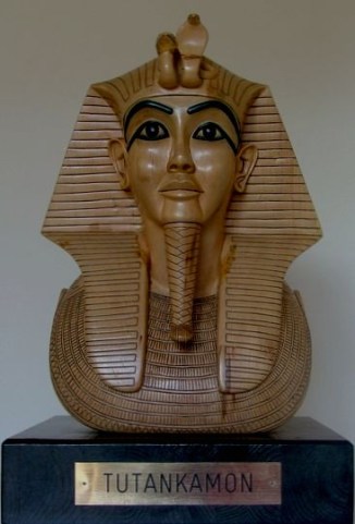 tutankamon-belo.jpg